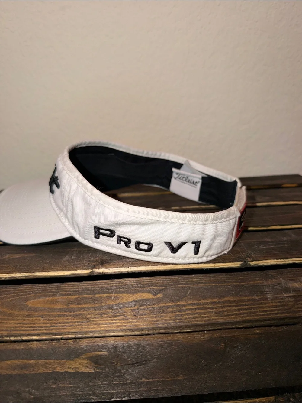 Titleist FJ PRO V1 White Visor with Black Logo